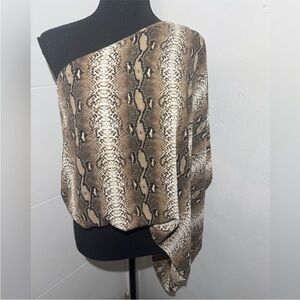 One-shoulder snake print top with asymmetrical hem , Size S